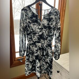 Xhilaration Black and White Floral Long Sleeve Dress